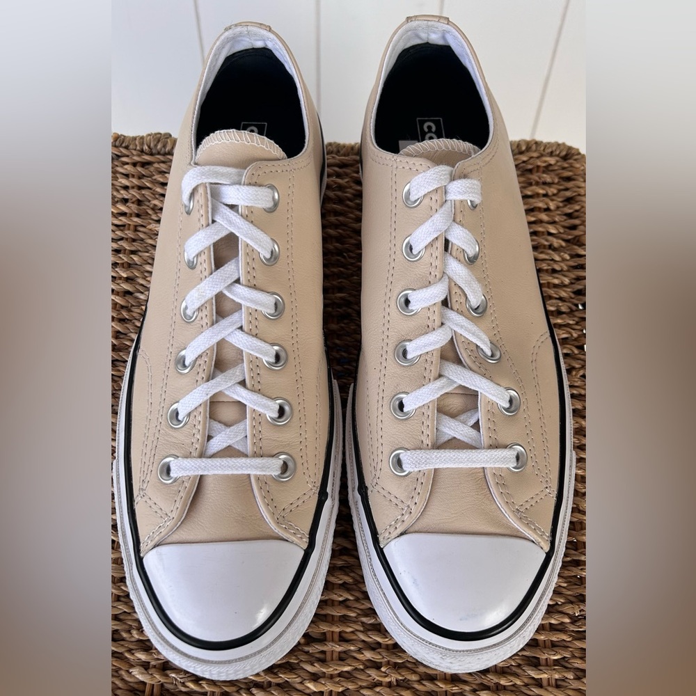 Converse Unisex Leather Chuck Taylor All-Star Low Top Pltfrm Sneaker Size M8W10